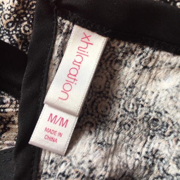 B&W Patterned Romper - Picture 4 of 4